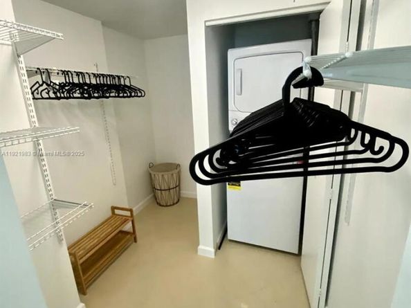 60 SW 13th St 4414, Miami FL 33130