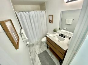 60 SW 13th St 4414, Miami FL 33130