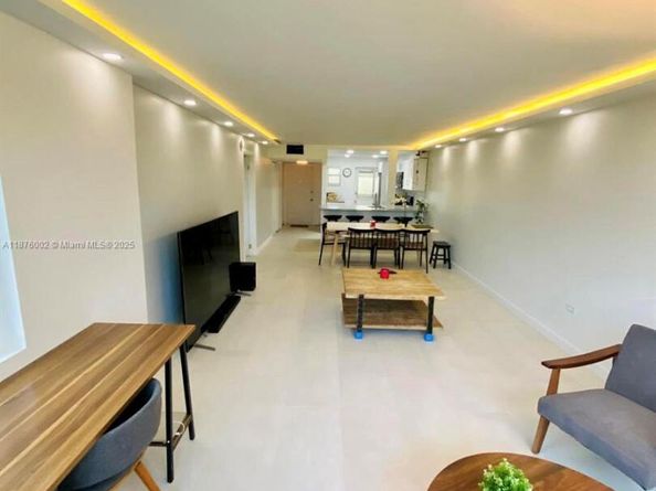 441 NE 195th St 205, Miami FL 33179