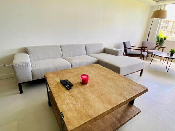 441 NE 195th St 205, Miami FL 33179