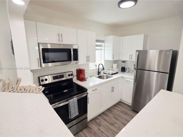 1232 SW 30th Pl, Miami FL 33135