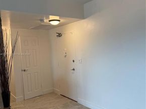 880 NE 69th St 5Q, Miami FL 33138