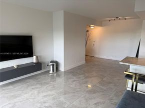 880 NE 69th St 5Q, Miami FL 33138
