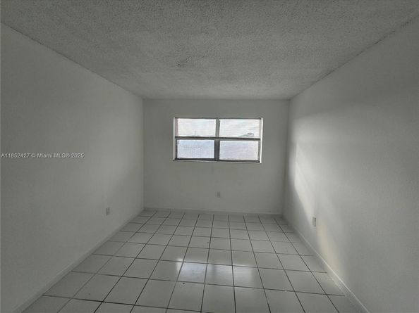 3610 NW 21st St 206, Lauderdale Lakes FL 33311