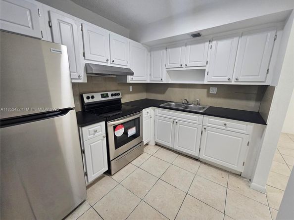 3610 NW 21st St 206, Lauderdale Lakes FL 33311