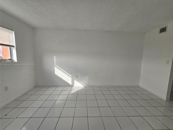 3610 NW 21st St 206, Lauderdale Lakes FL 33311