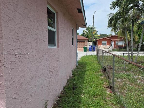 3000 NW 8th Ct, Fort Lauderdale FL 33311