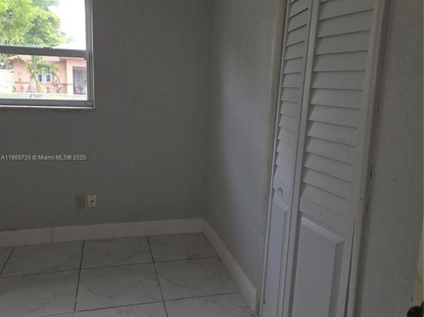 3000 NW 8th Ct, Fort Lauderdale FL 33311