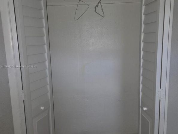 3000 NW 8th Ct, Fort Lauderdale FL 33311