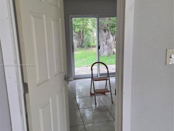 3000 NW 8th Ct, Fort Lauderdale FL 33311