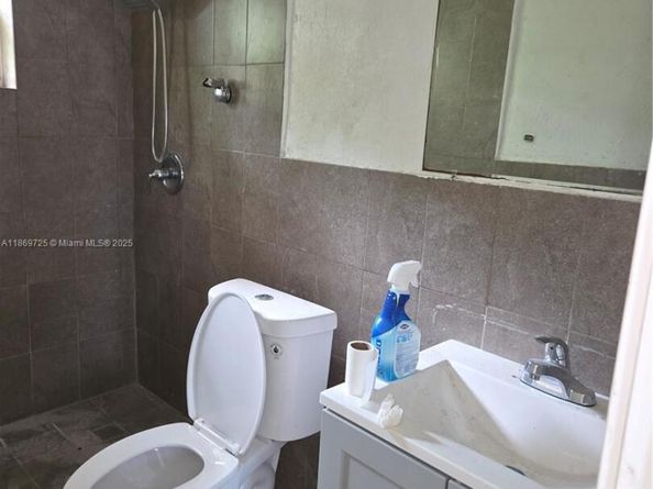3000 NW 8th Ct, Fort Lauderdale FL 33311