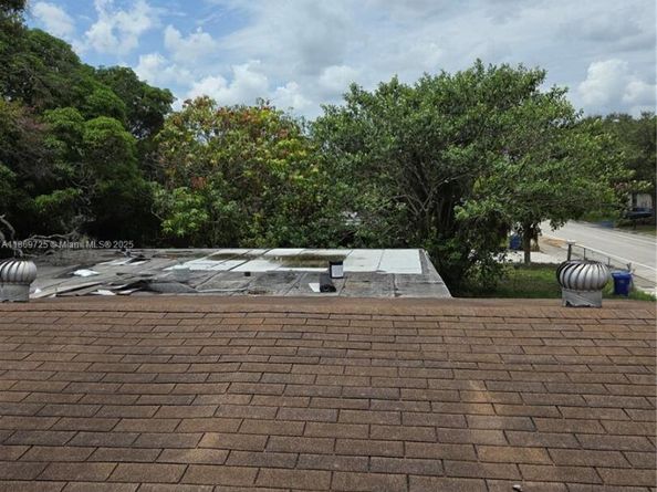 3000 NW 8th Ct, Fort Lauderdale FL 33311