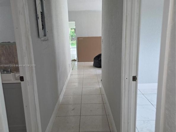 3000 NW 8th Ct, Fort Lauderdale FL 33311