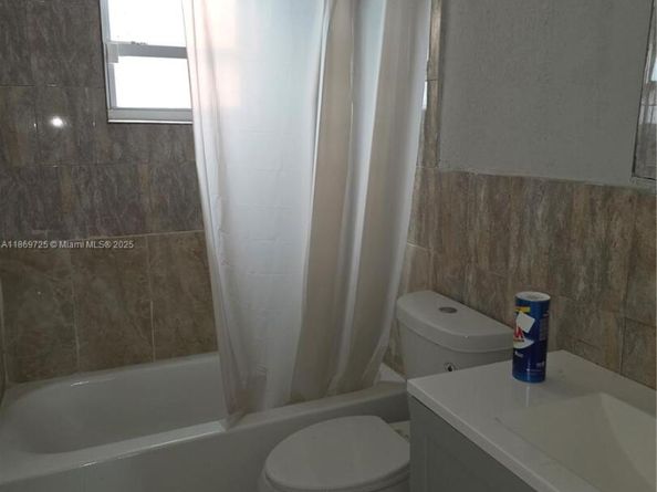 3000 NW 8th Ct, Fort Lauderdale FL 33311