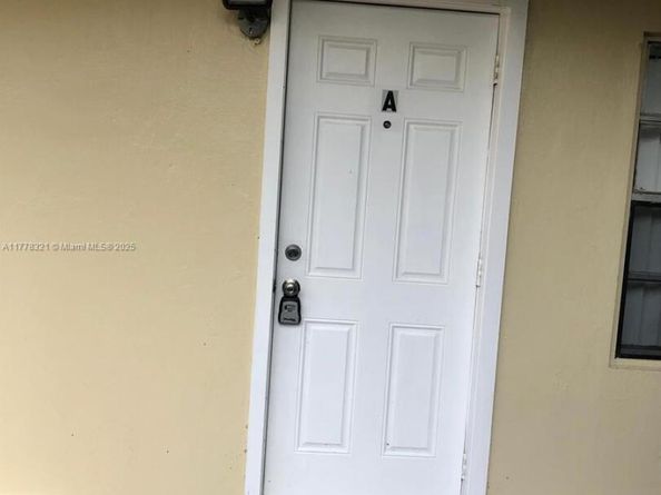 414 NW 15th Way, Fort Lauderdale FL 33311