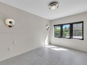 1323 Cleveland Rd, Miami Beach FL 33141