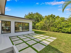 1323 Cleveland Rd, Miami Beach FL 33141