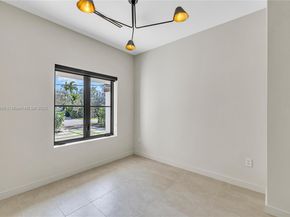 1323 Cleveland Rd, Miami Beach FL 33141