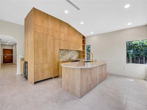 1323 Cleveland Rd, Miami Beach FL 33141