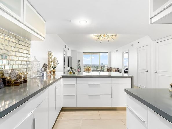 1800 S Ocean Dr 2208, Hallandale Beach FL 33009