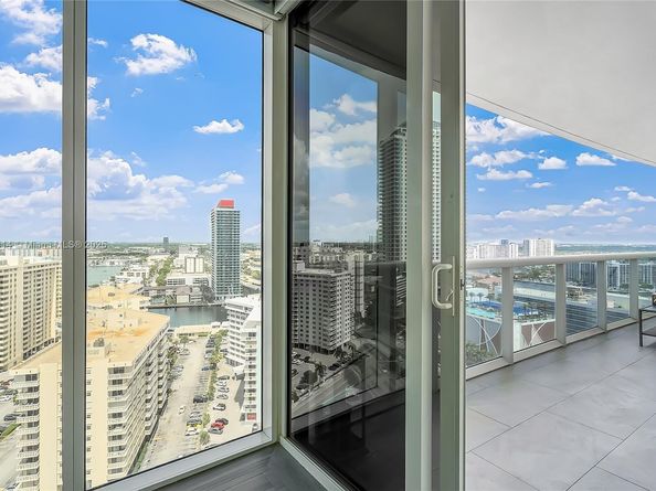 1800 S Ocean Dr 2208, Hallandale Beach FL 33009