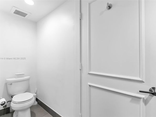 1800 S Ocean Dr 2208, Hallandale Beach FL 33009