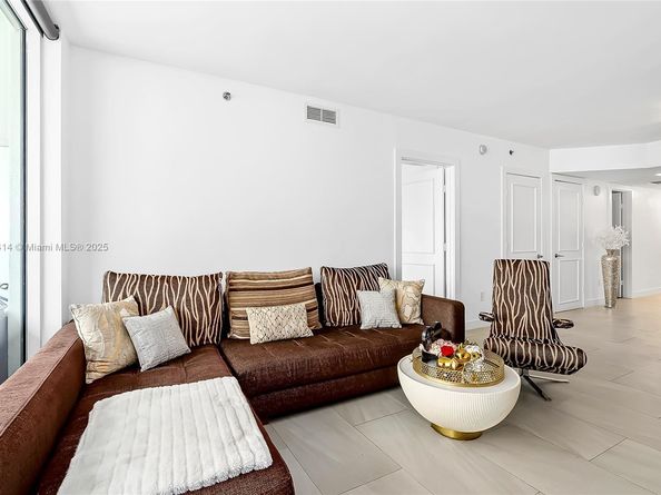 1800 S Ocean Dr 2208, Hallandale Beach FL 33009