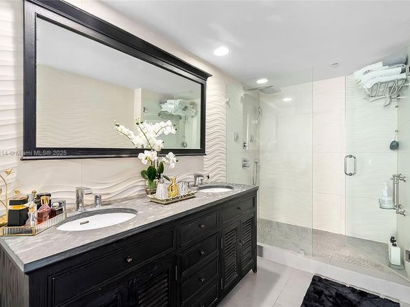 1800 S Ocean Dr 2208, Hallandale Beach FL 33009