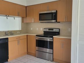 16731 Hemingway Dr, Weston FL 33326