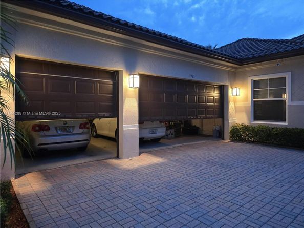 11425 NW 75th Mnr, Parkland FL 33076
