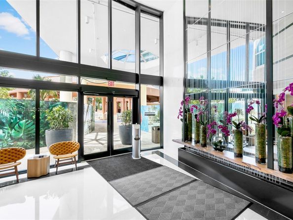 300 S Pointe Drive 801, Miami Beach FL 33139