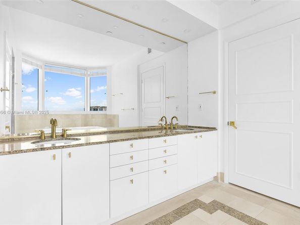 300 S Pointe Drive 801, Miami Beach FL 33139