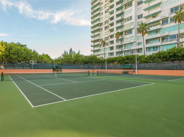 300 S Pointe Drive 801, Miami Beach FL 33139