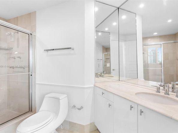 300 S Pointe Drive 801, Miami Beach FL 33139