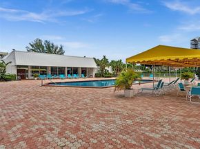 20500 W Country Club Dr 203, Aventura FL 33180