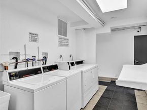 20500 W Country Club Dr 203, Aventura FL 33180
