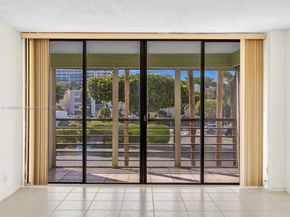 20500 W Country Club Dr 203, Aventura FL 33180