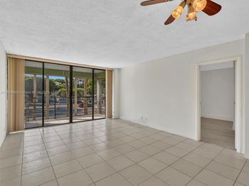 20500 W Country Club Dr
