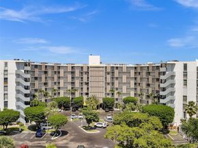 20500 W Country Club Dr 203, Aventura FL 33180