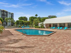 20500 W Country Club Dr 203, Aventura FL 33180
