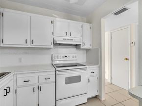 20500 W Country Club Dr 203, Aventura FL 33180