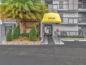 20500 W Country Club Dr 203, Aventura FL 33180