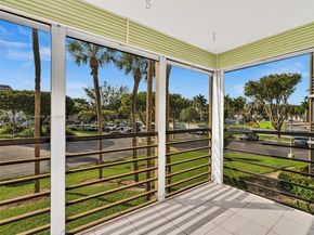20500 W Country Club Dr 203, Aventura FL 33180