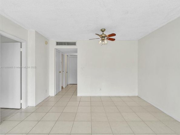 20500 W Country Club Dr 203, Aventura FL 33180