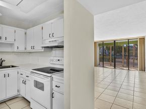 20500 W Country Club Dr 203, Aventura FL 33180