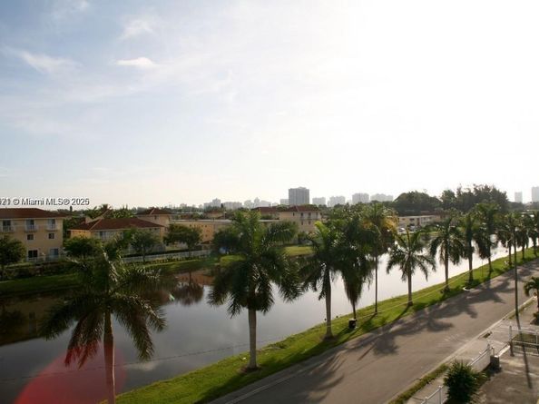 2025 NE 164th St 414, North Miami Beach FL 33162
