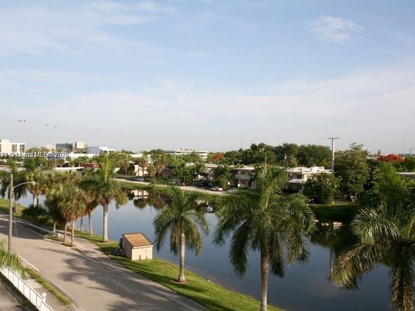 2025 NE 164th St 414, North Miami Beach FL 33162