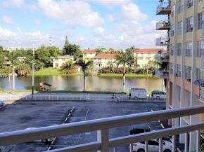 2025 NE 164th St 414, North Miami Beach FL 33162
