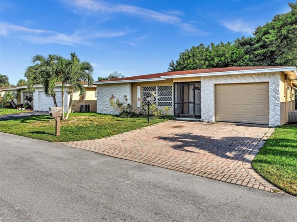 1020 NW 48th Pl, Deerfield Beach FL 33064