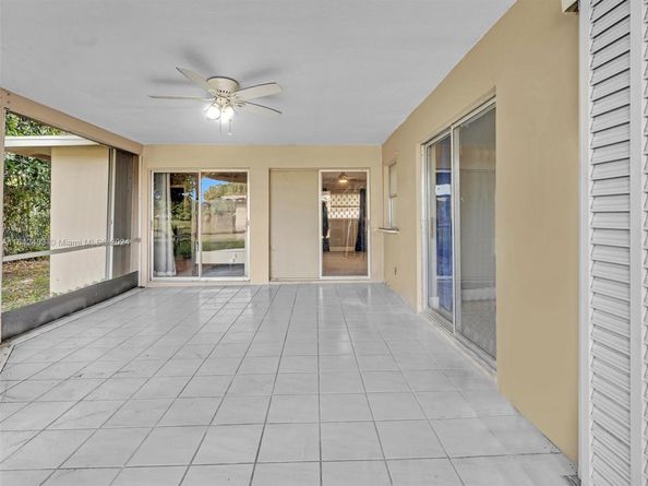 1020 NW 48th Pl, Deerfield Beach FL 33064